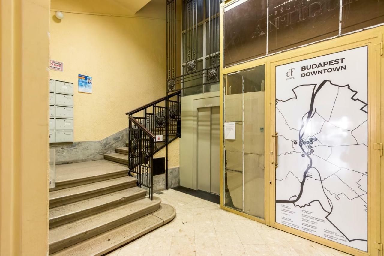 Petofi Apartment In The Center Budapeste Exterior foto